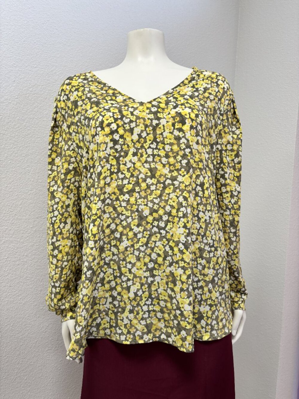 LOFT Large Floral Blouse Yellow Olive V-Neck Long Sleeve Relaxed Fit